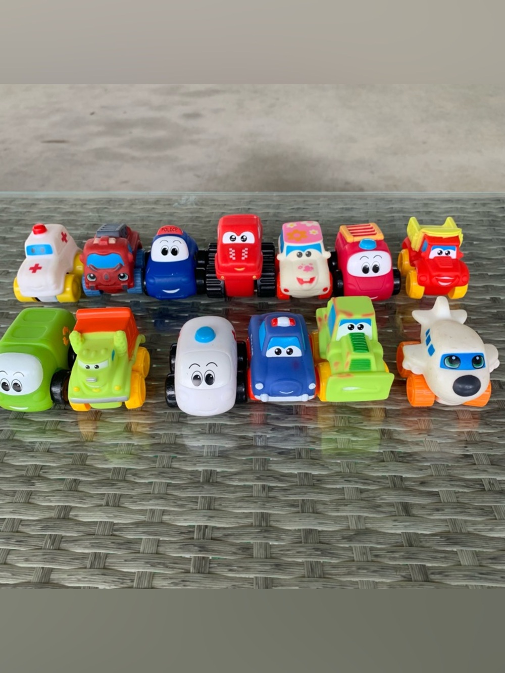 THIRTEEN Colorful Assorted Kids Pull-Back Toy Vehicles - Multi-Color